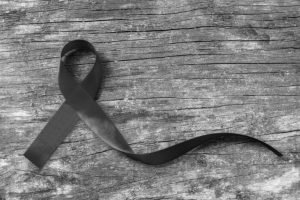 Entenda como ocorre o processe de luto e suas relações com a pandemia de covid-19.